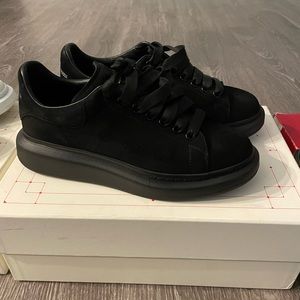 Worn twice. Great condition